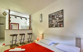 The Big Smile Apartments